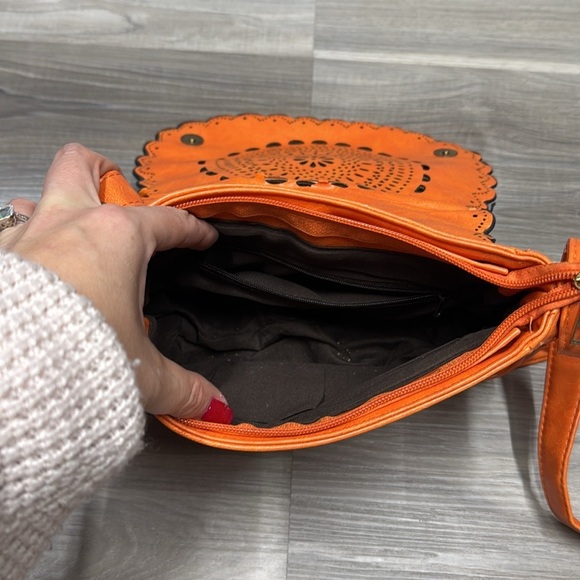 Crossbody orange bag - Picture 9 of 11